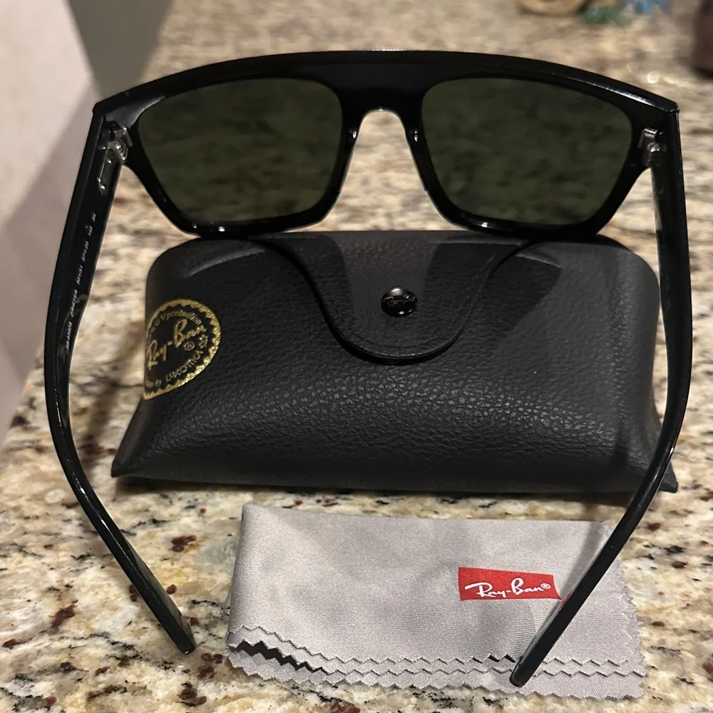 Ray-Ban Black Sunglasses with Case and Cloth - Picture 4 of 6